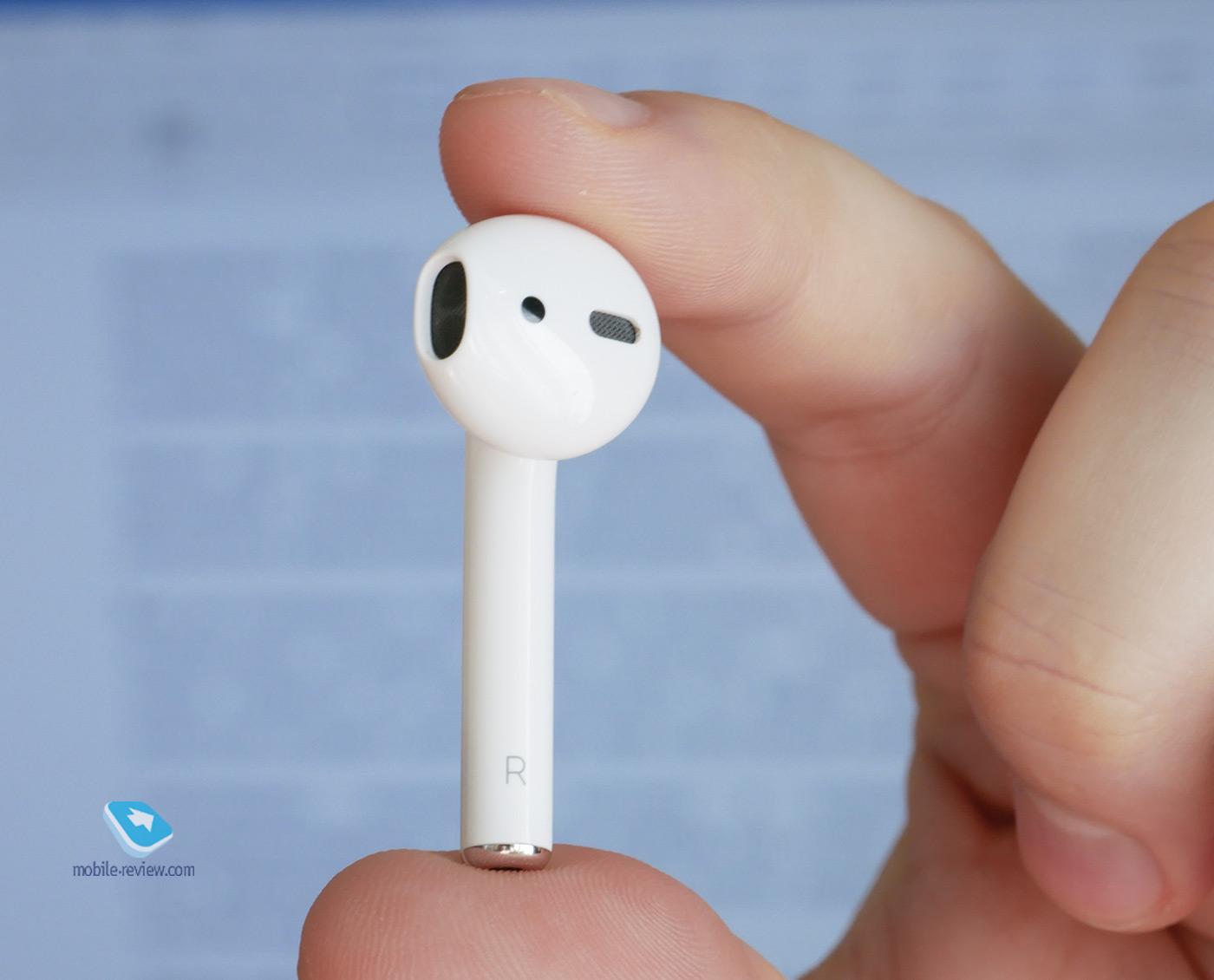   Apple AirPods  