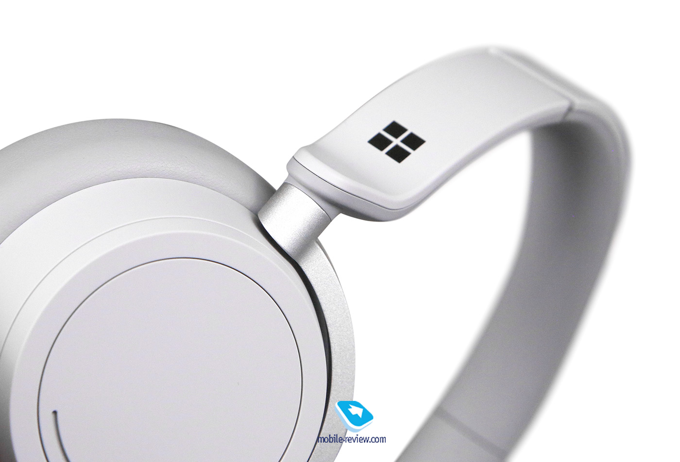      Microsoft Surface Headphones