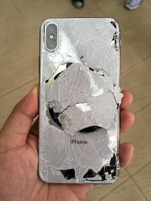  .  Apple iPhone X  Samsung Galaxy Note 8