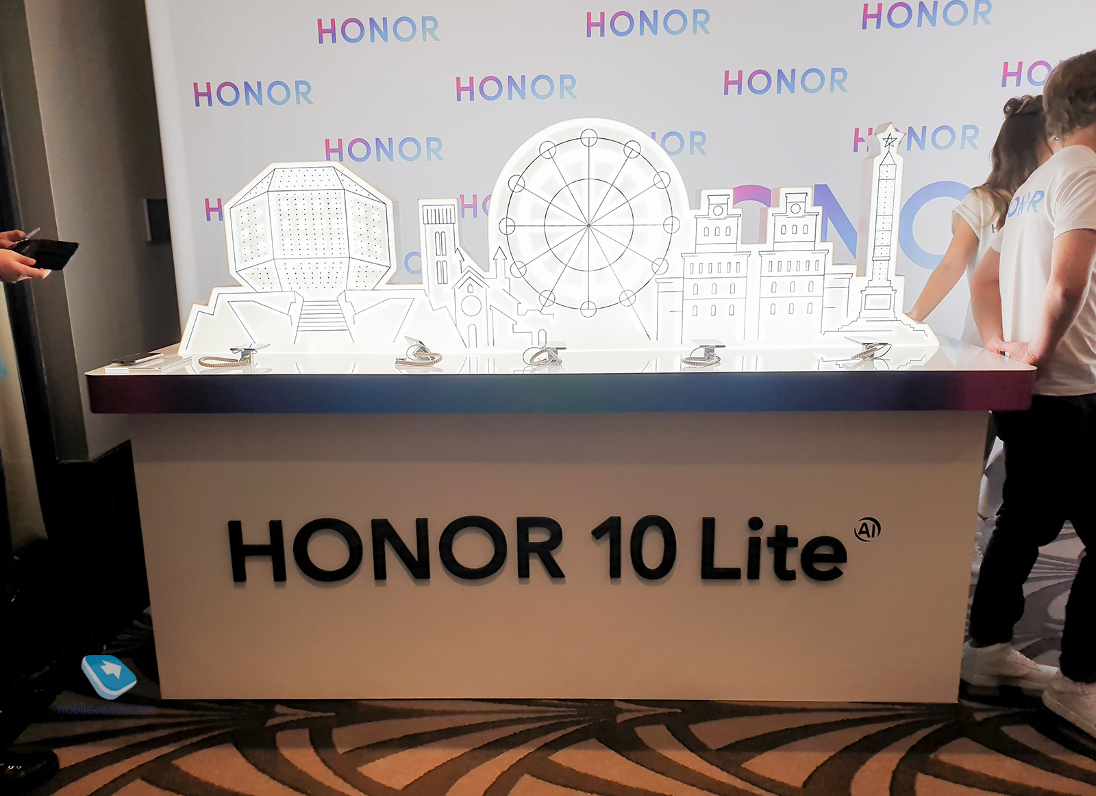   Honor 10 Lite