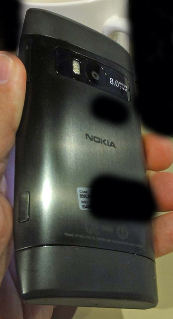 Фотографии нового смартфона Nokia X7 N_x7-2