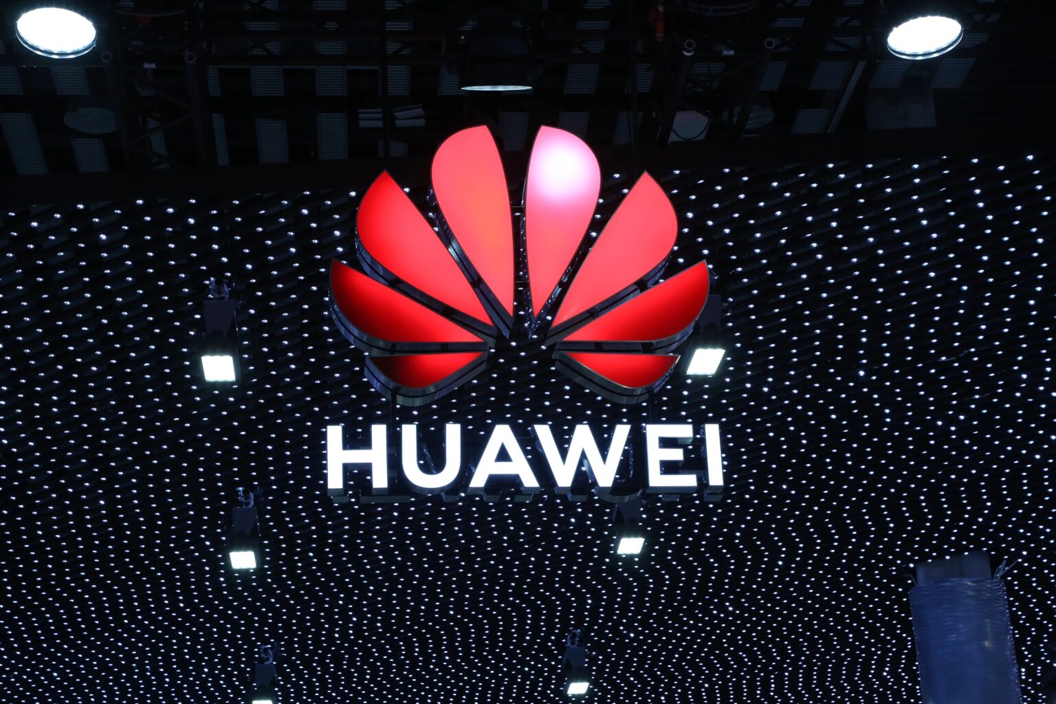 Реклама huawei на базе местоположения что это