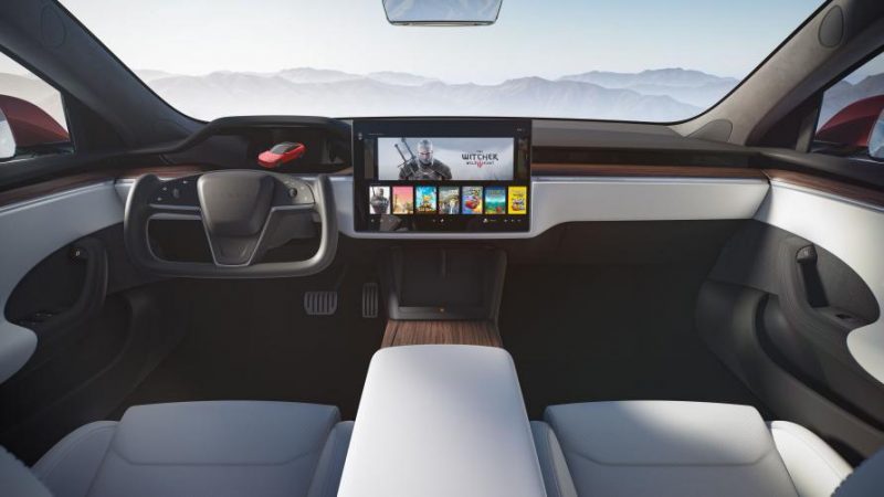 Tesla plaid салон