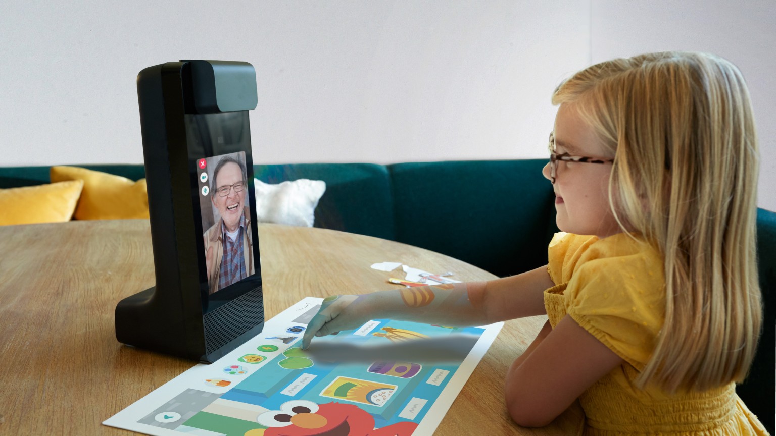 Устройства от Amazon – робот, экран для детей и умная рамка