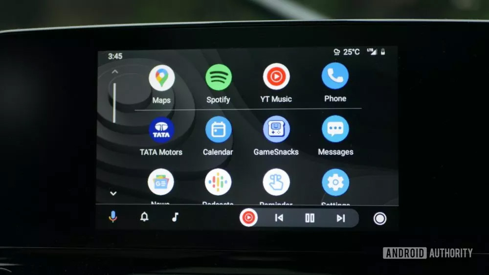 Android Auto против CarPlay: причина остаться с Apple