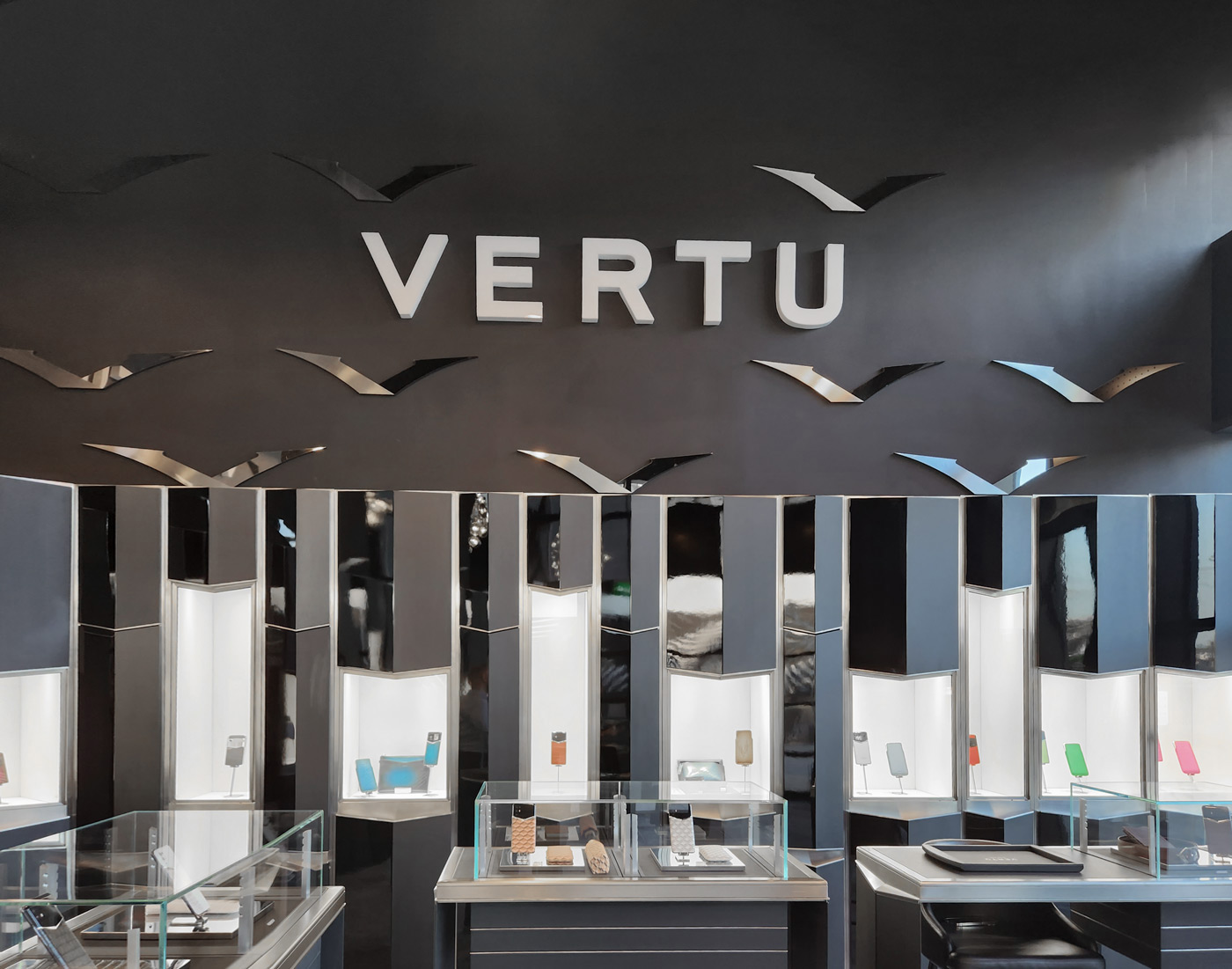 Магазин Vertu в Дубае — остатки былого величия люксовой марки —  Mobile-review.com — Все о мобильной технике и технологиях