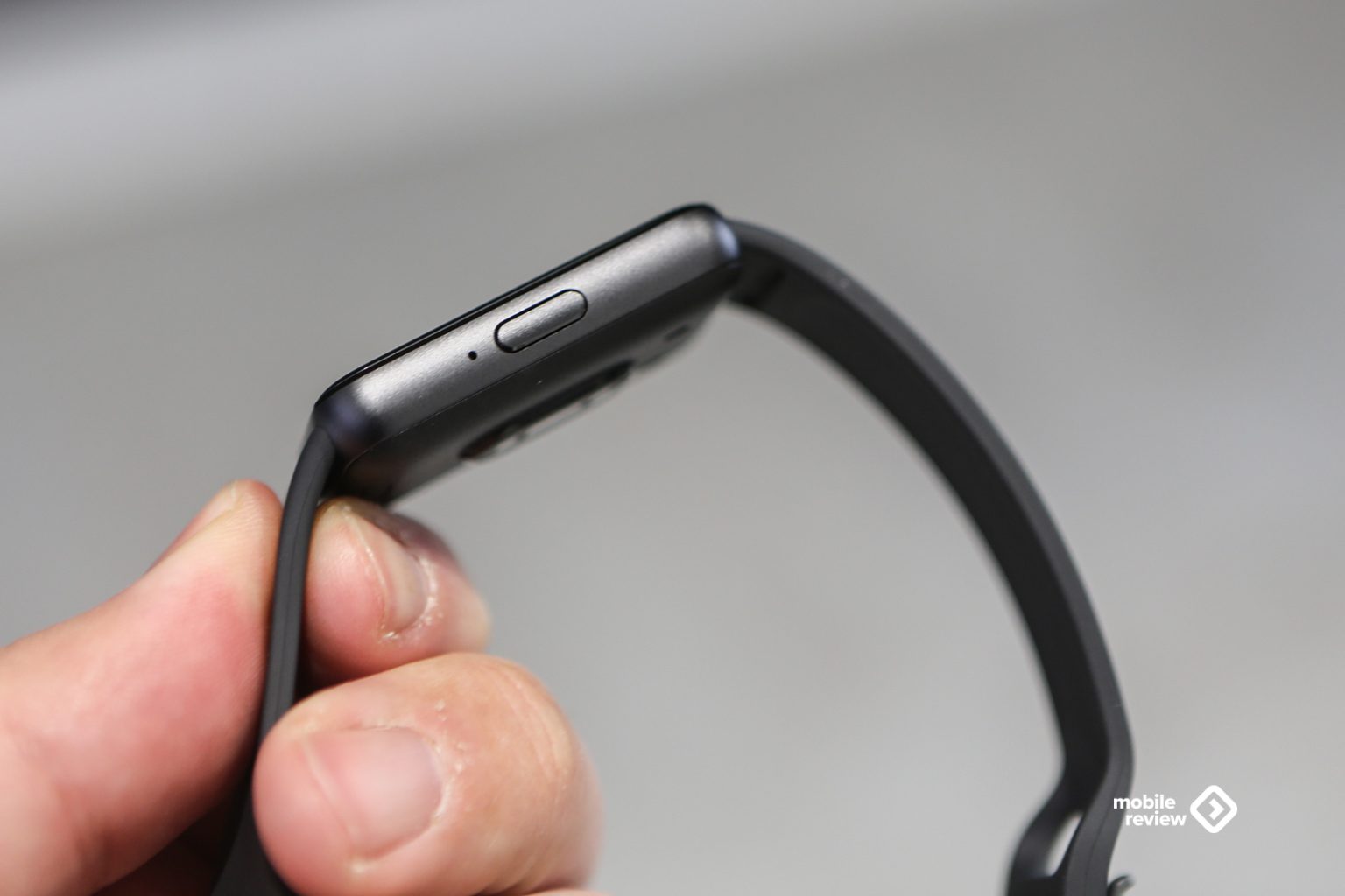 Samsung Galaxy Fit3 – умный фитнес-браслет с большим экраном — Mobile ...