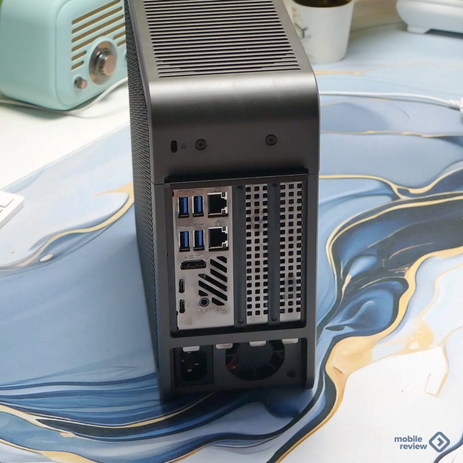 Обзор Maibenben PC09 – мини-ПК с подключением дискретной видеокарты ...