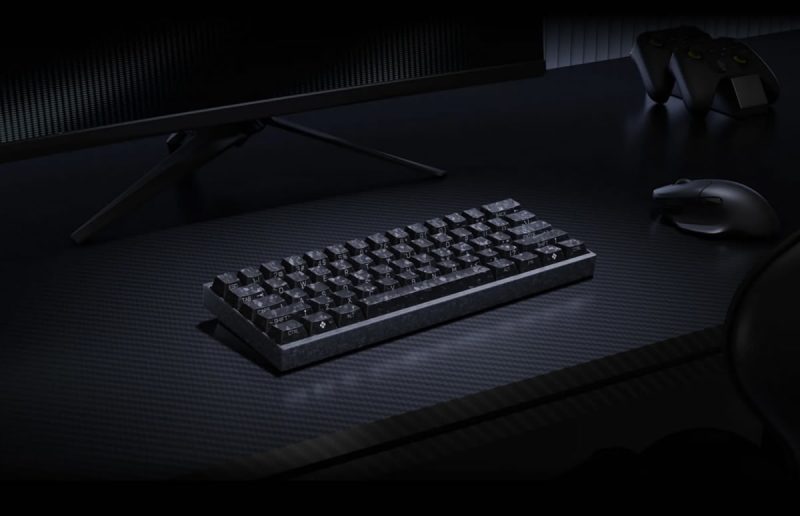 Компания Keychron выпустила компактную игровую клавиатуру в карбоновом корпусе