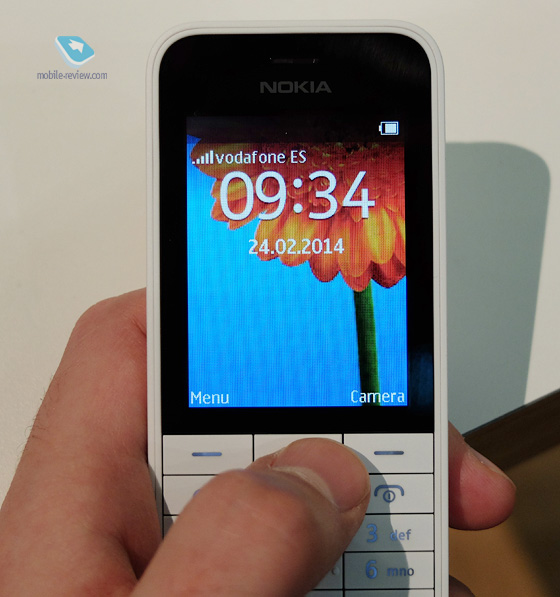 MWC 2014. Nokia 220