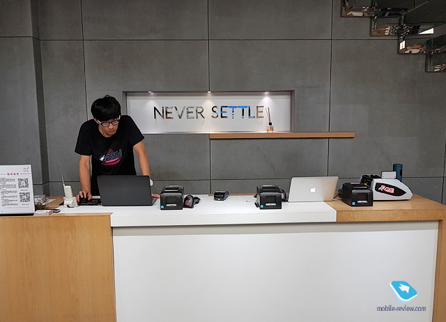 Фирменный магазин OnePlus в Пекине