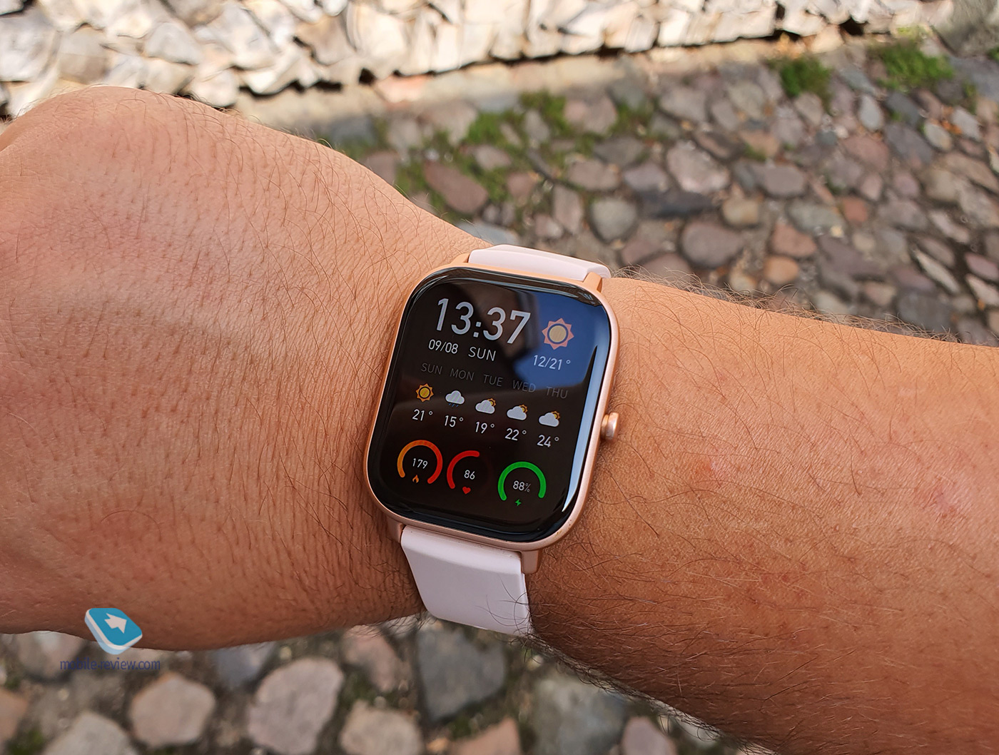 Обзор умных часов Amazfit GTS – копия Apple Watch?