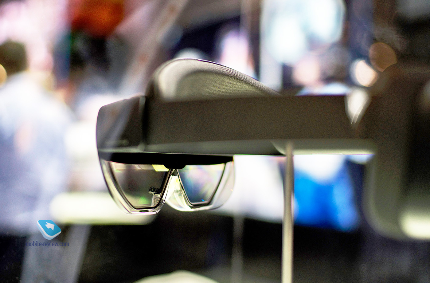 Знакомство с HoloLens 2, очки виртуальной реальности будущего