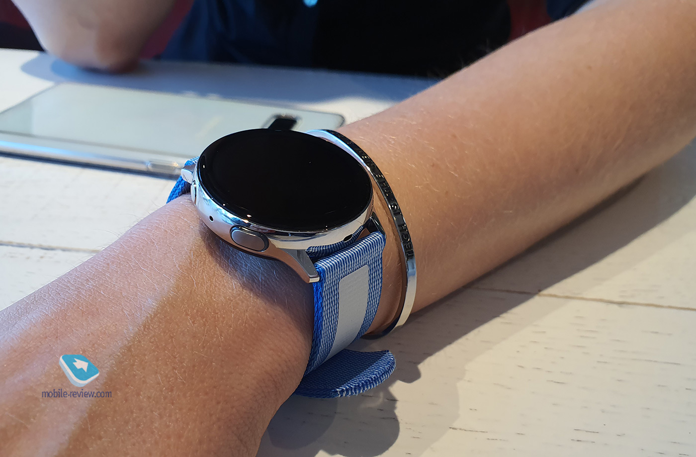 Mobile-review.com Обзор умных часов Samsung Galaxy Watch Active 2  (SM-R820/SM-R830)