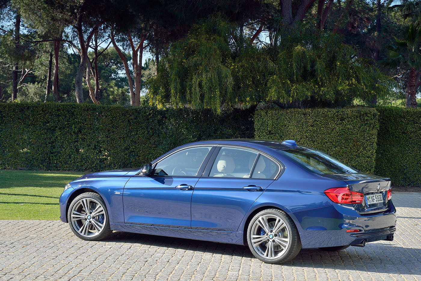 BMW 320d test. How much better is the G20 than the F30 