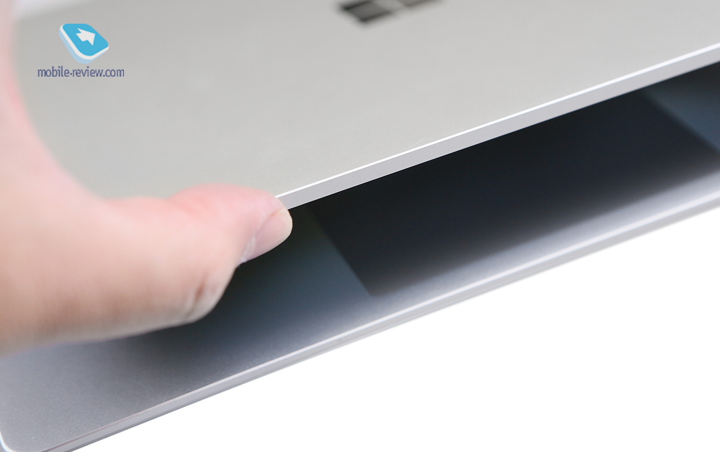 Обзор премиально-бюджетного Microsoft Surface Laptop Go