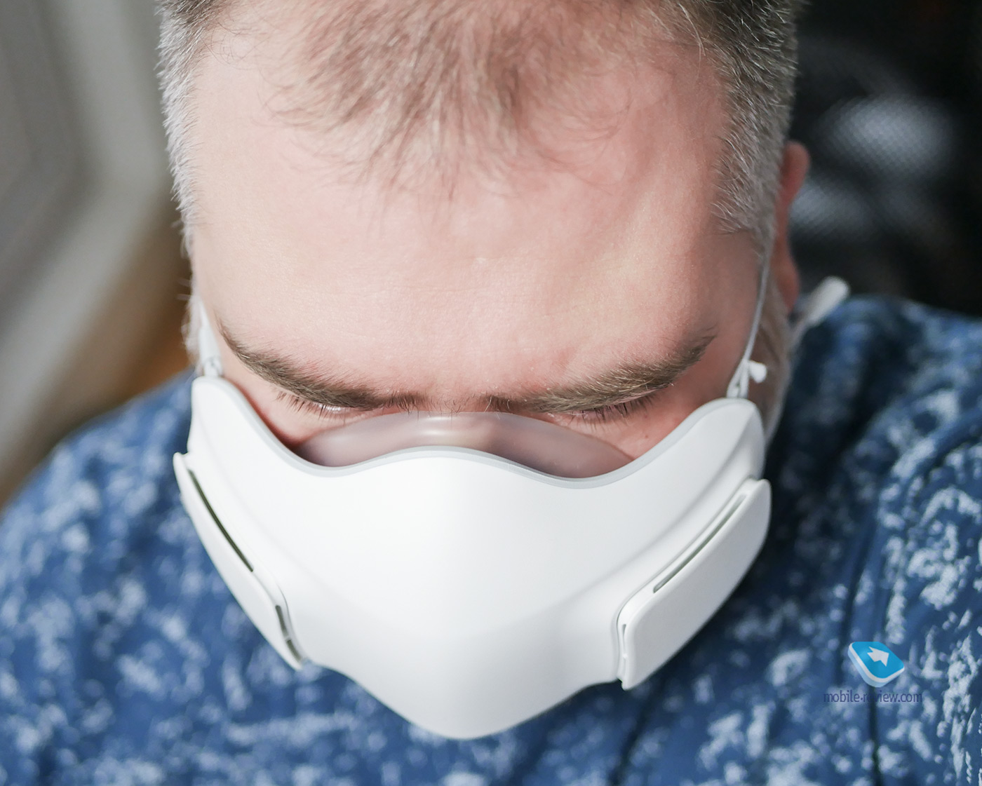 Examen du masque LG PuriCare Wearable Air Purifier - jouet coûteux ou un appareil moderne important ? » width=