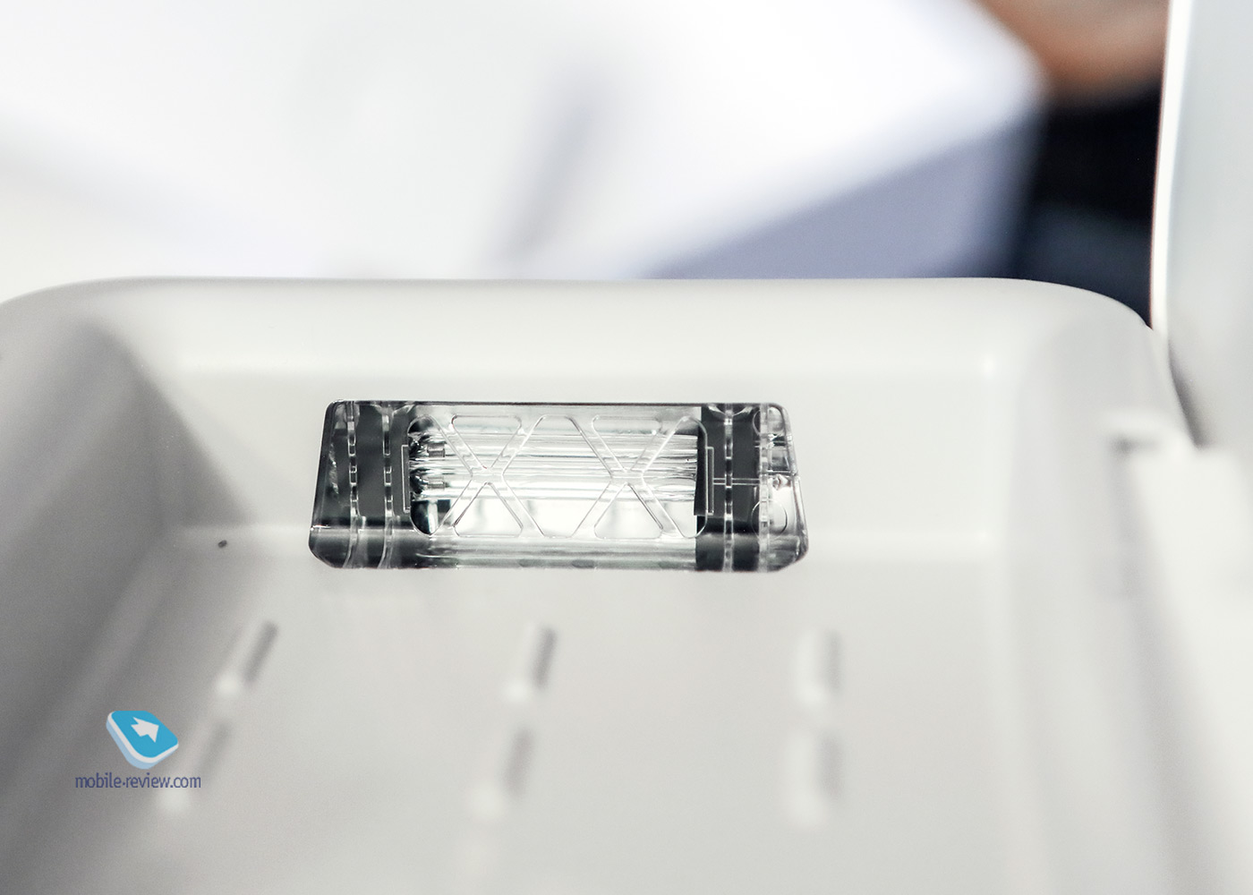 Портативный ультрафиолетовый стерилизатор Samsung – для смартфона и не только