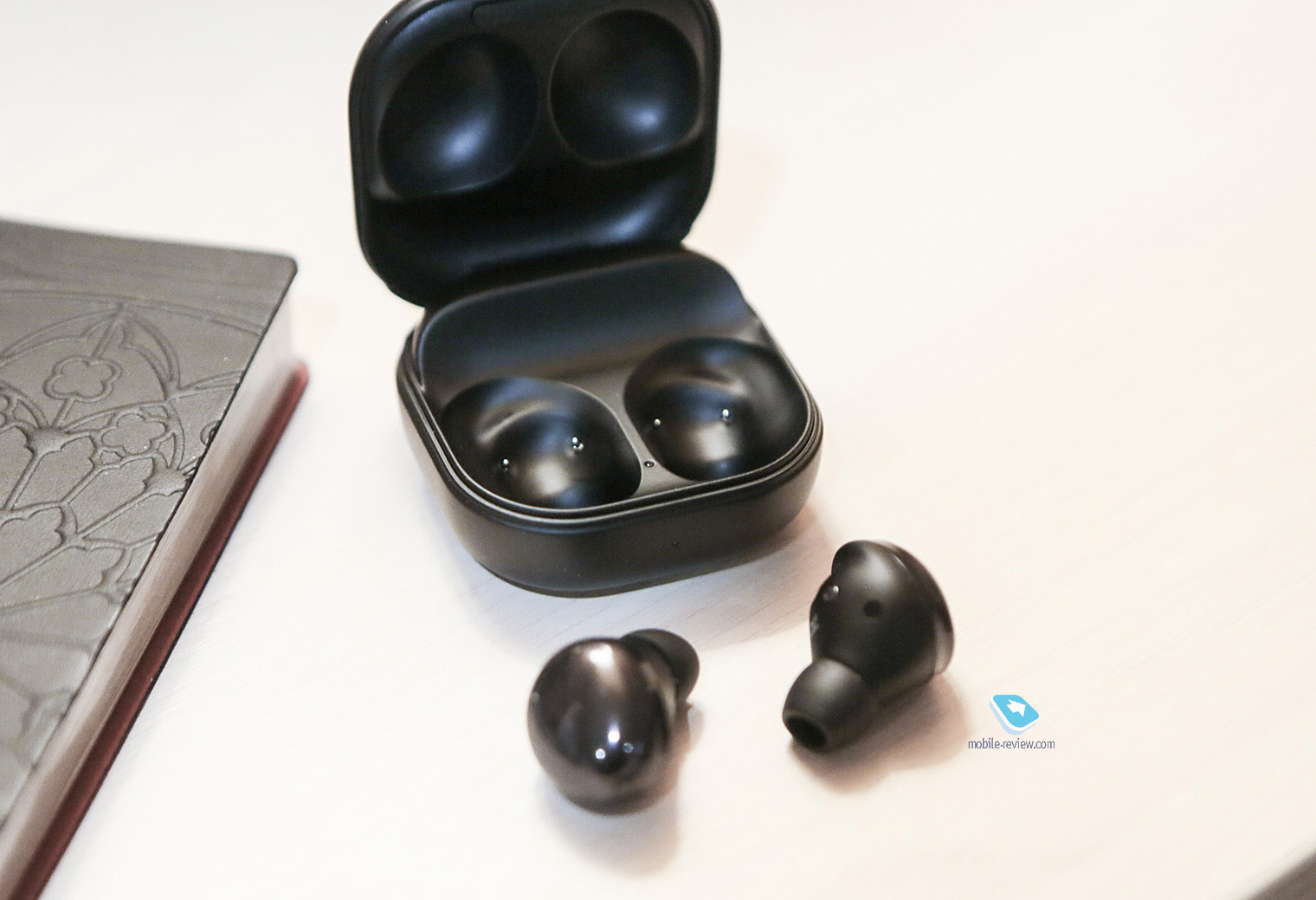 Mobile-review.com Обзор TWS-наушников с шумоподавлением Samsung Galaxy Buds  Pro (SM-R190)