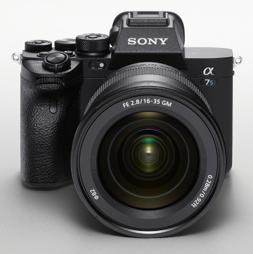 A7S III_SEL1635GM_front_top_image_1