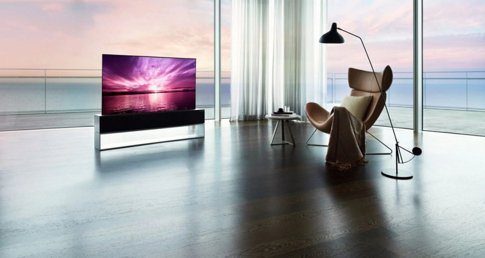 На российском рынке вскоре появится сворачивающийся телевизор LG SIGNATURE OLED R