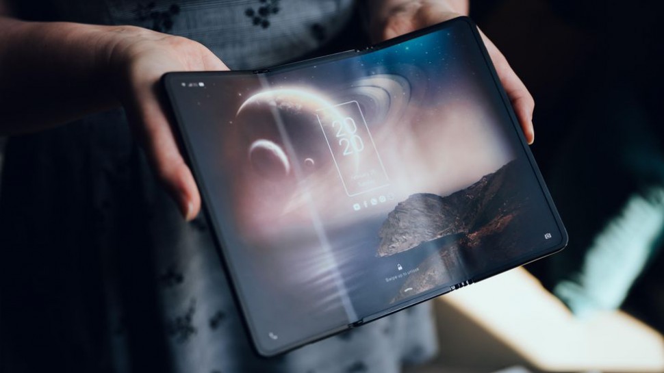 tcl-tri-hinge-foldable-ifa-2019-4