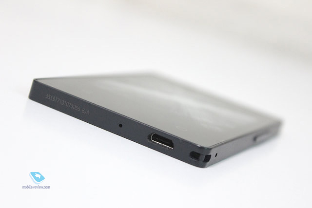 Review of Kyocera CardPhone KY-01L smartphone