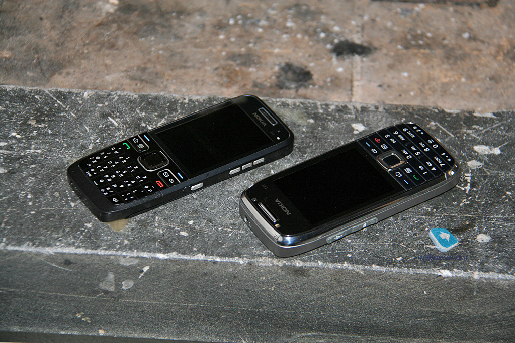 Фотографии Nokia E55 в интерьере.