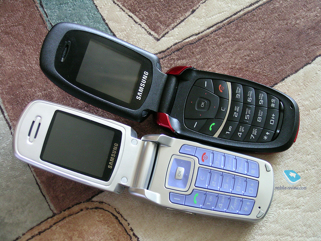 Мобильные 2000 годов. Samsung m300. Моторола 2000-2003. Моторола 2000 годов. Motorola 2003.