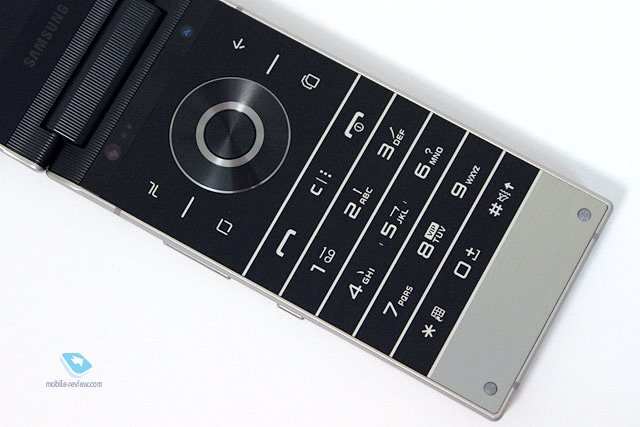 Обзор телефона Samsung W2019